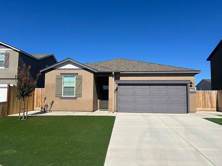348 Brad Ct — Photo 1