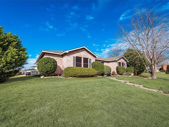 2nd image of 1708 Wildrose Dr