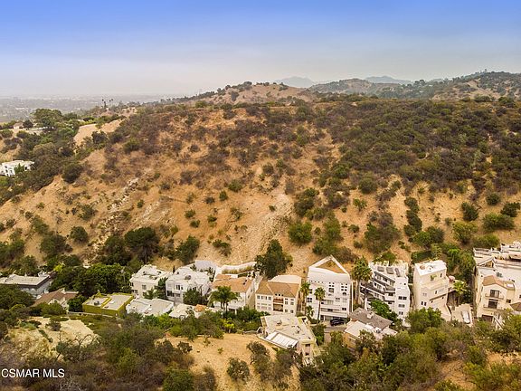 3rd image of 3531 Dixie Canyon Pl