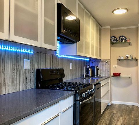 2nd image of 2925 W 5th St APT 20E