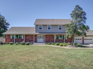 706 E Allen Rd, Tahlequah, OK 74464