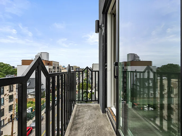3421 Glenwood Rd #6M — Photo 8