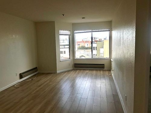 1st image of 722 Lombard St APT 4