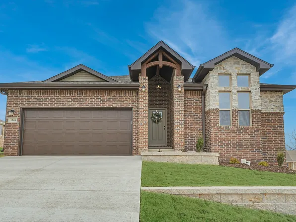 1208 W Pebblebrooke Drive, Ozark, MO 65721