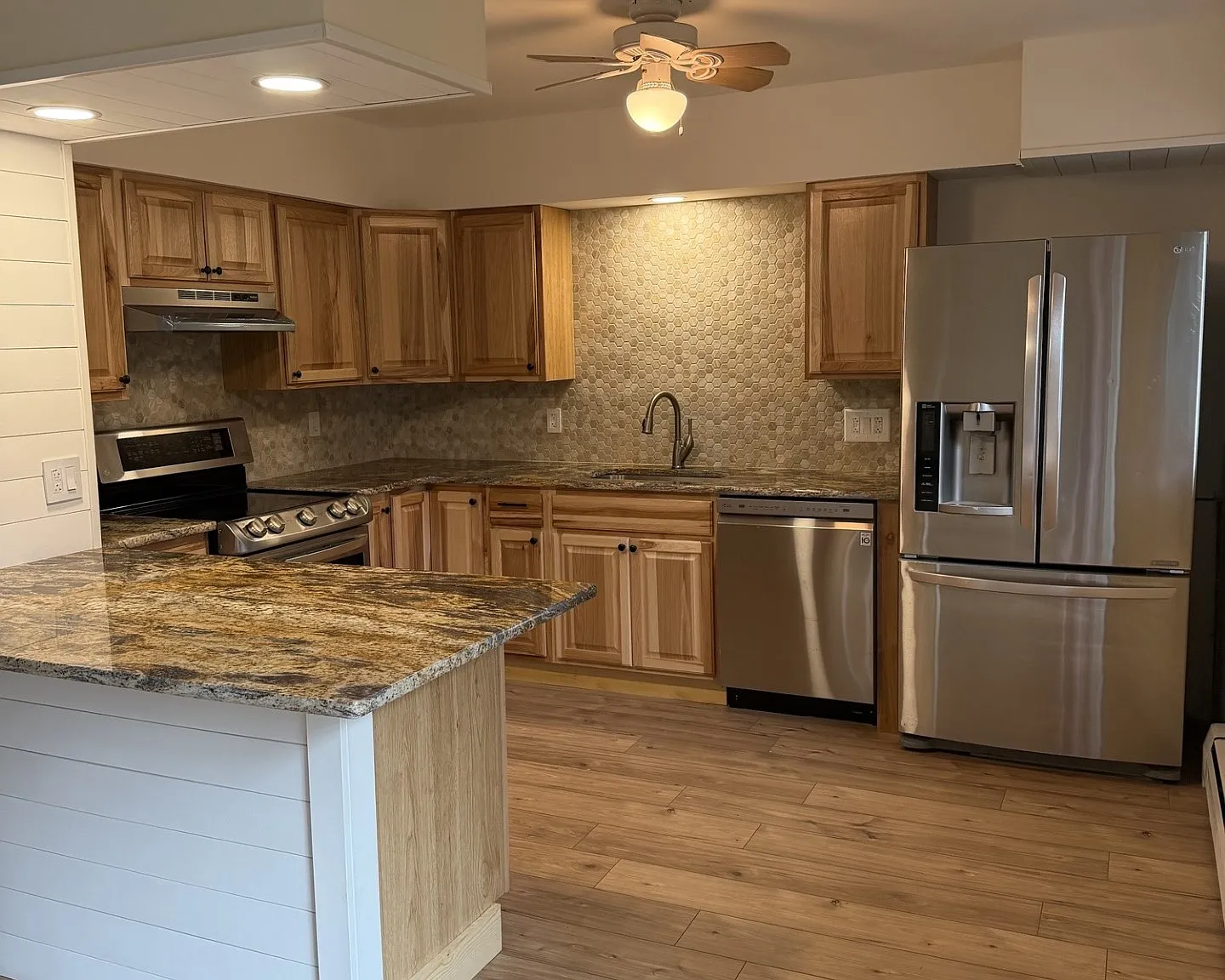 4 bed, 2254 sqft, $2,800 — Photo 2