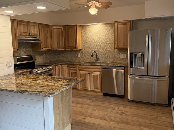 2nd image of 904 W Lorraine Ave