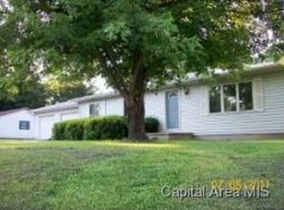 501 W Taylorville Rd, Taylorville, IL 62568