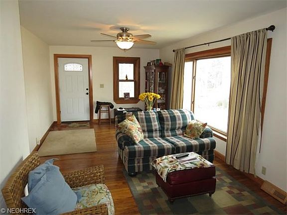 2nd image of 33500 Louis Dr