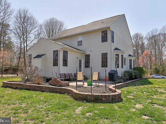 3rd image of 251 Pumpkin Ct
