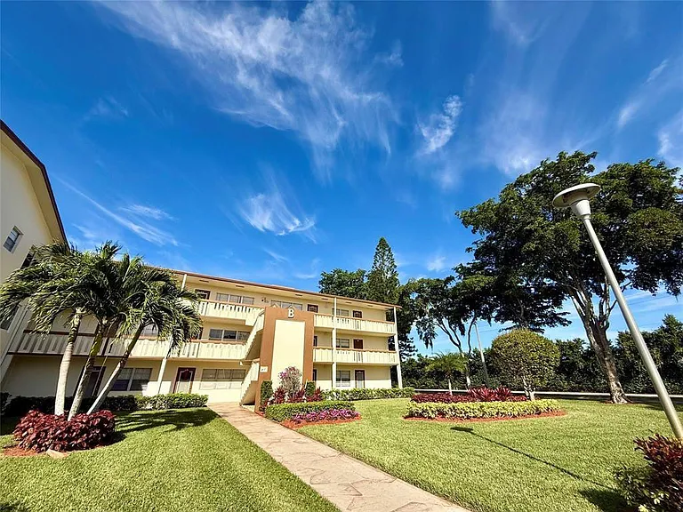84 Mansfield Dr #84-B — Photo 23