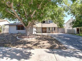 2462 Golden Arrow Dr, Las Vegas, NV 89121