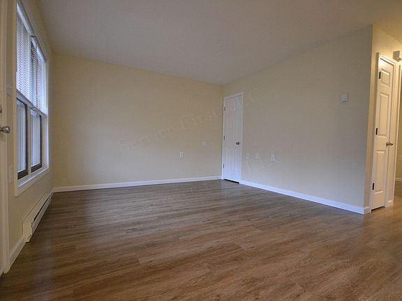 5th image of 205 W Summerfield Ave #12