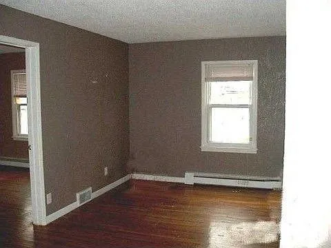 134 S Dewey Ave photo 1