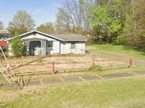 755 Tuttle St, Belpre, OH 45714