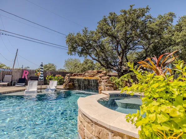 1524 S Rodgers Dr, Graham, TX 76450
