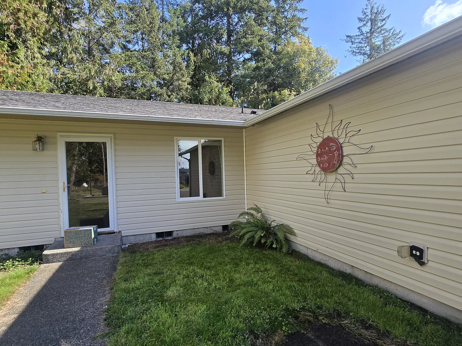 3 bed, 1664 sqft, $2,495 — Photo 2