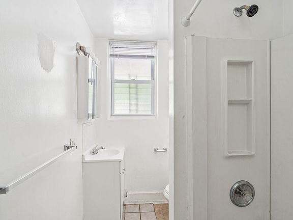 5th image of 4159 Ridge Ave #1