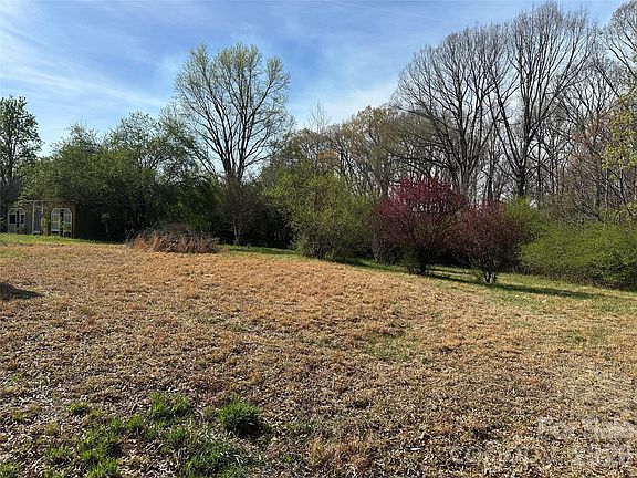 4th image of 8245 Smith Rd