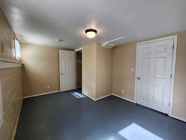 918 Osborn Ave — Photo 14