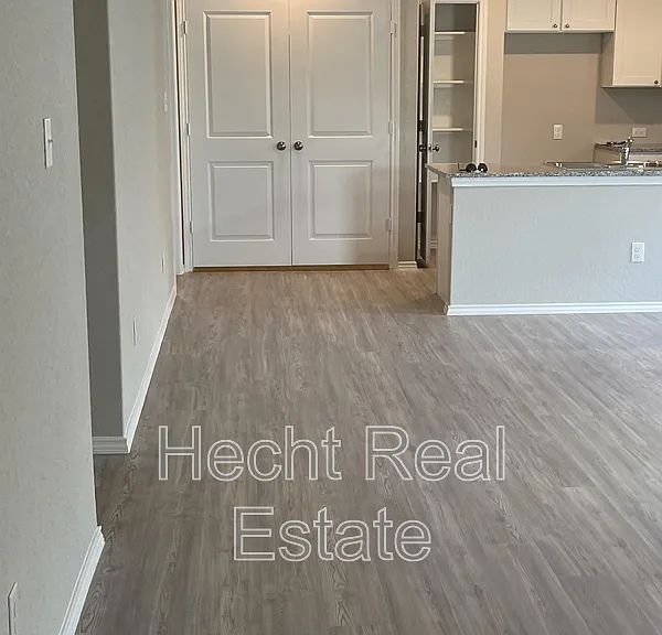 10754 Prusiner Dr — Photo 7