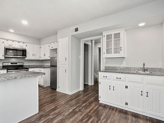 3rd image of 14333 Haymeadow Cir