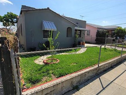 2nd image of 418 N Bernal Ave