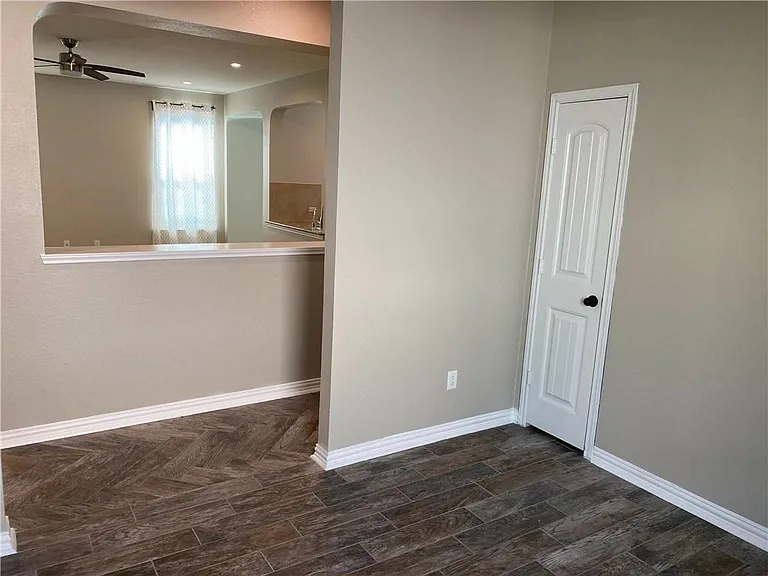 712 Estes Park — Photo 23