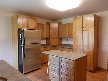 Nice & tidy kitchen with stainless steel appliances