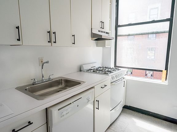 5th image of 925 W End Ave Unit 4C