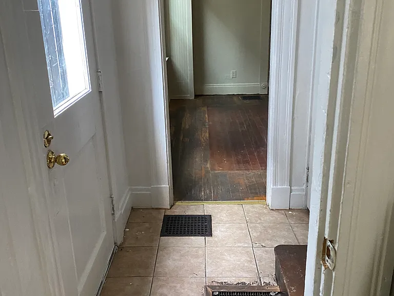 2333 Victor St — Photo 44