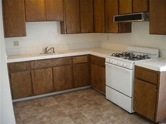4th image of 576 Glover Ave APT C