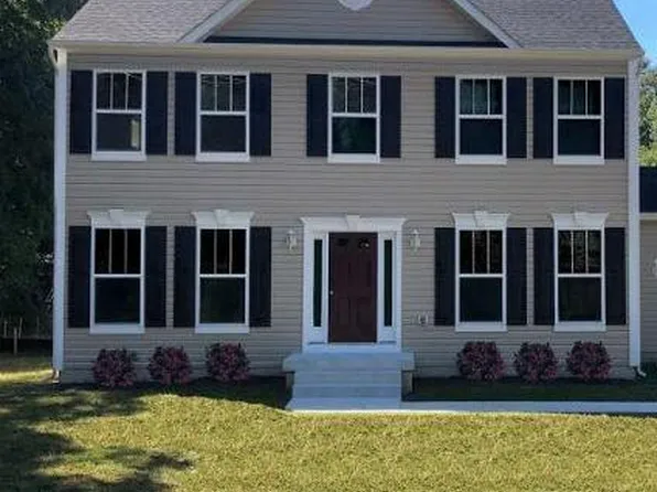 302 Azure Dr, Colonial Beach, VA 22443