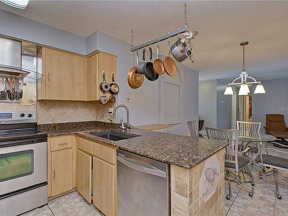 5th image of 13315 Beaumont Ct