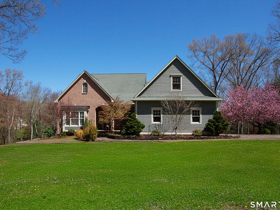 1st image of 6 Silver Brook Lane