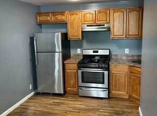 30 E 15th St #1R, Bayonne, NJ 07002
