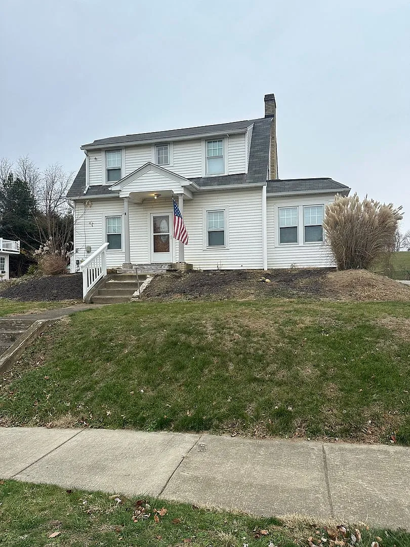 Three bedroom single-family home — Photo 2