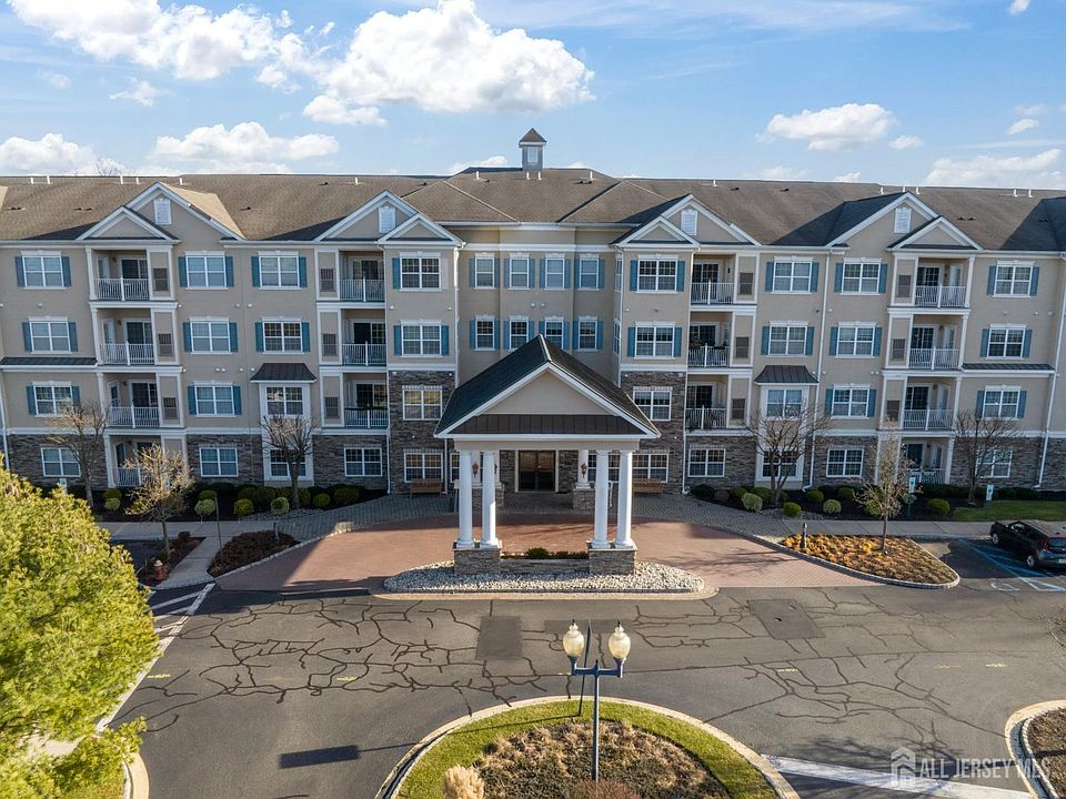 1st image of 540 Cranbury Rd APT 104