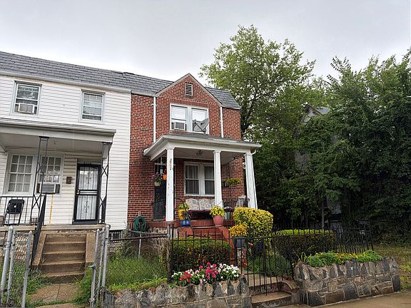 3rd image of 3112 Oakley Ave