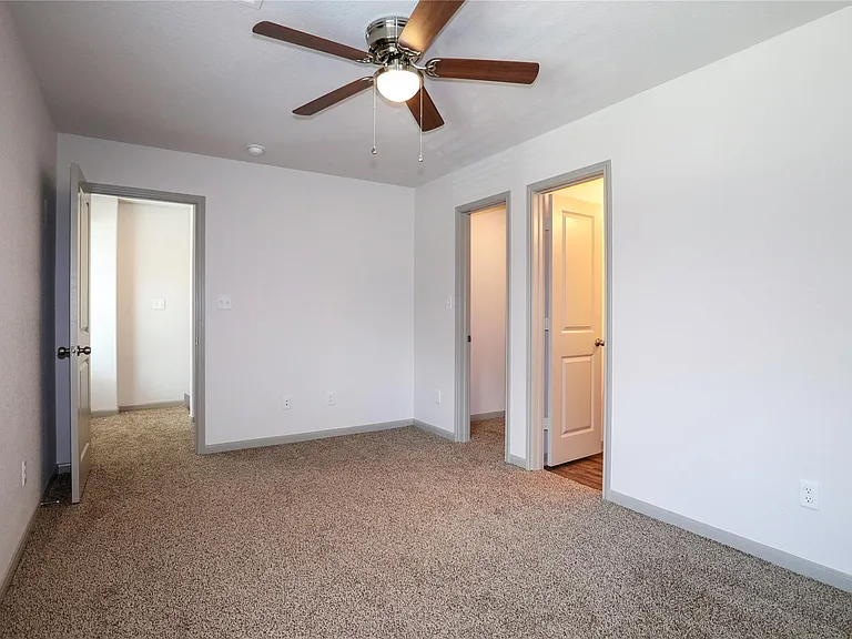 2702 Appian Way — Photo 13