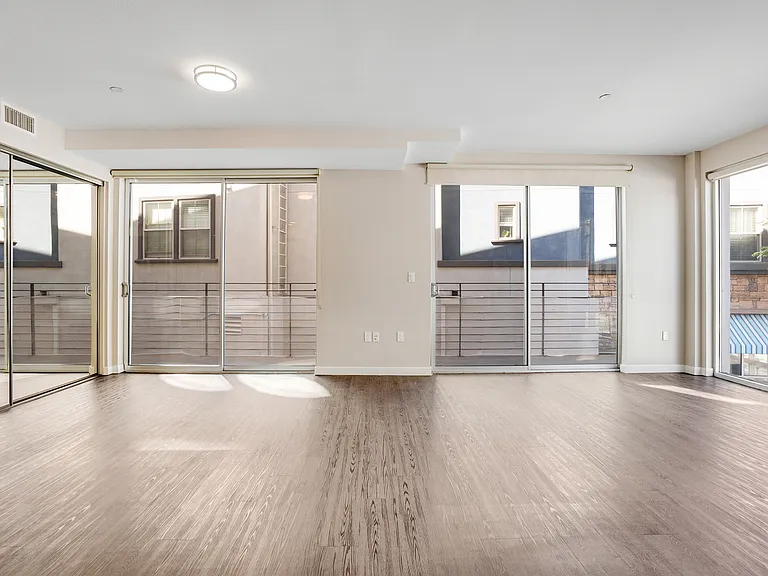 16300 Ventura Blvd #209 — Photo 9