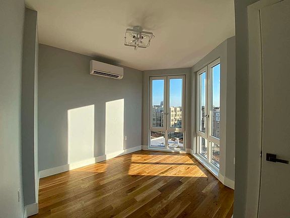 5th image of 37 Ainslie St #5A