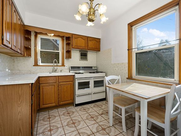 5th image of 7711 W Myrtle Ave