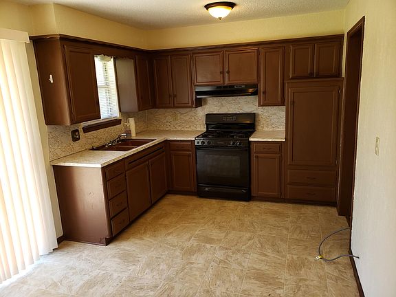 Kitchen with provision for Refrigerator w/icemaker