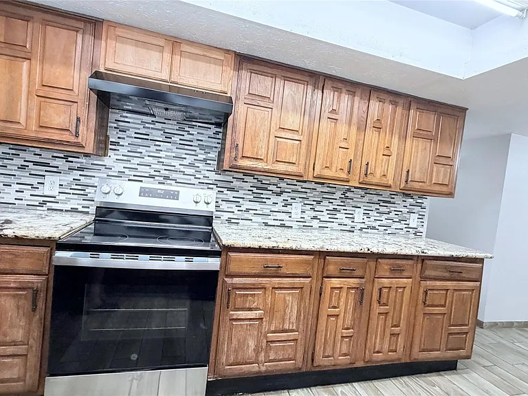 15507 Mira Monte Dr — Photo 12