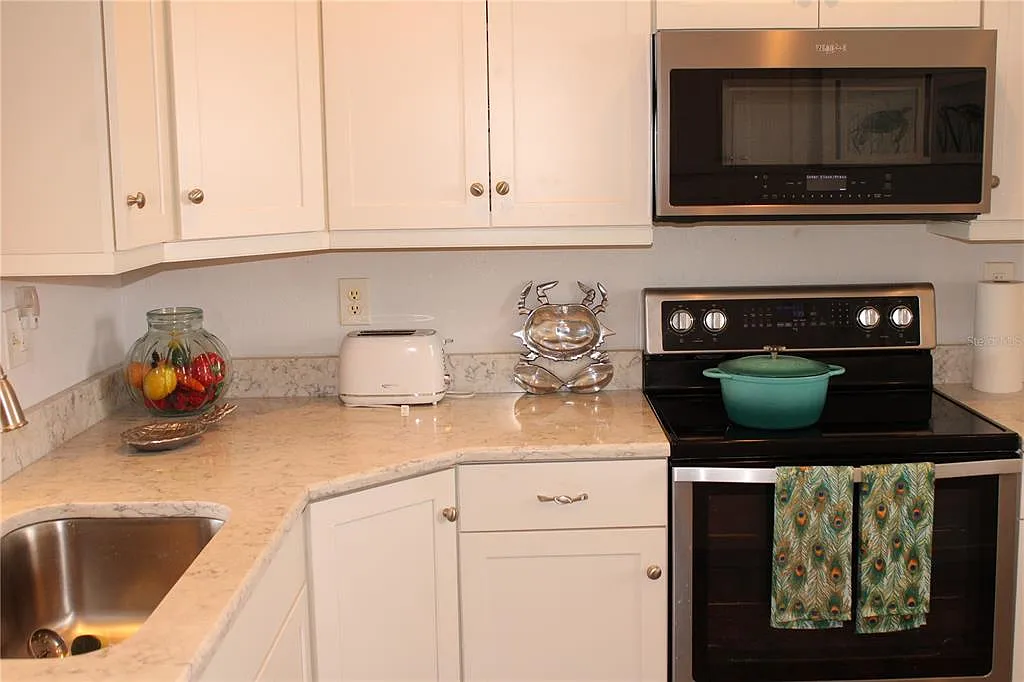 2 bed, 2.0 bath, 1008 sqft, $2,495 — Photo 3