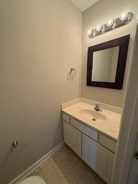 3 bed, 2.0 bath, 1403 sqft, $1,445 — Photo 4