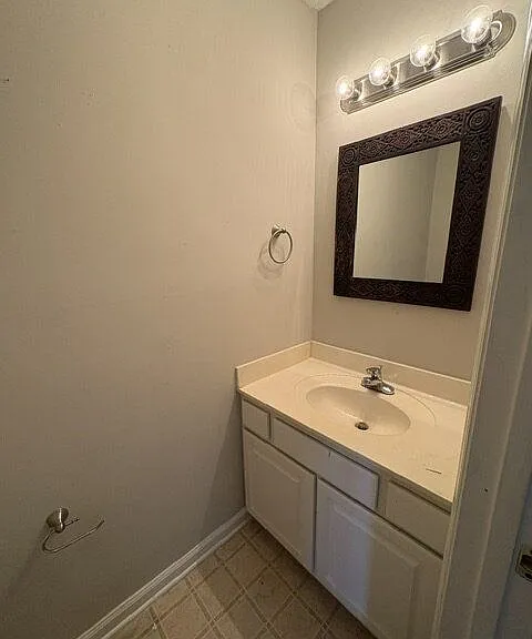 2502 Bluff View Ct #B — Photo 3