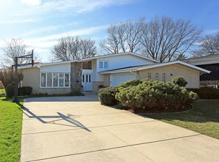 7130 Wirth Dr, Darien, IL 60561