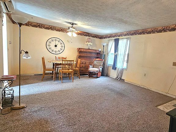 5th image of 301 Witte St
