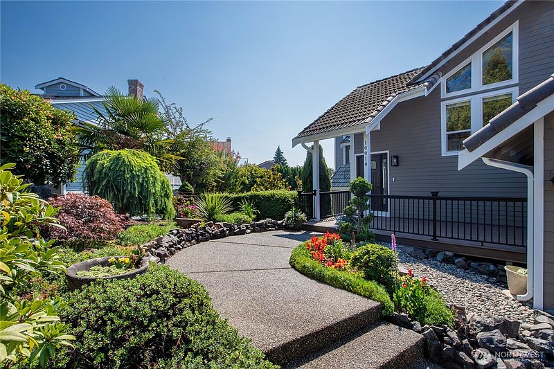 2nd image of 10010 76th Street SW